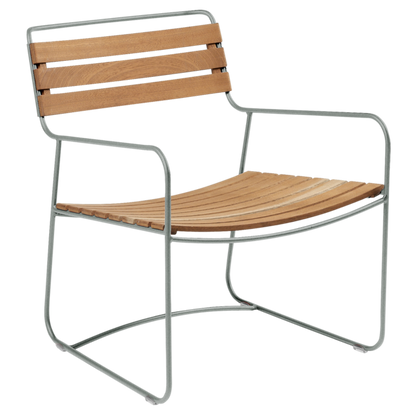 SURPRISING TEAK LOW ARMCHAIR by Fermob