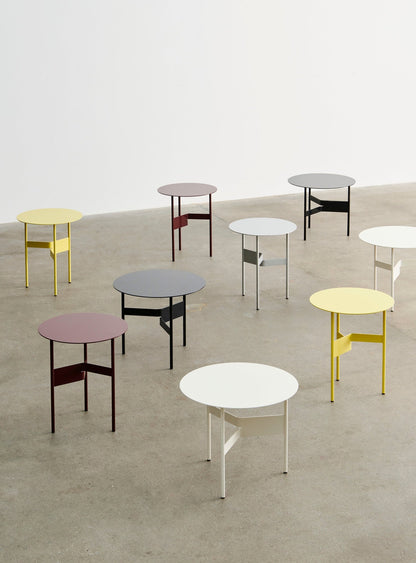 Shim coffee table, diam. 45 cm, h. 51 cm, bordeaux
