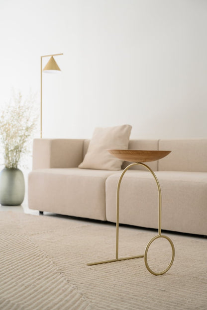Giro sculpture table, brass - matt oak
