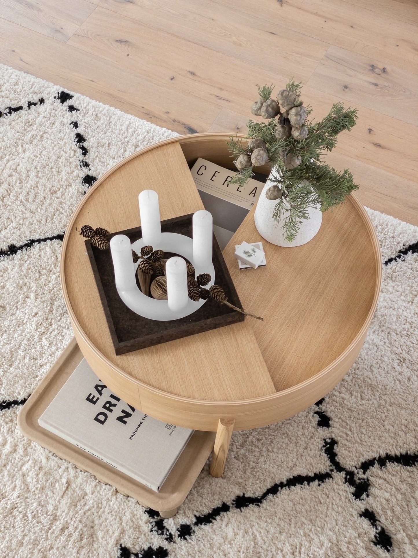 Arc coffee table 66 cm, oiled oak