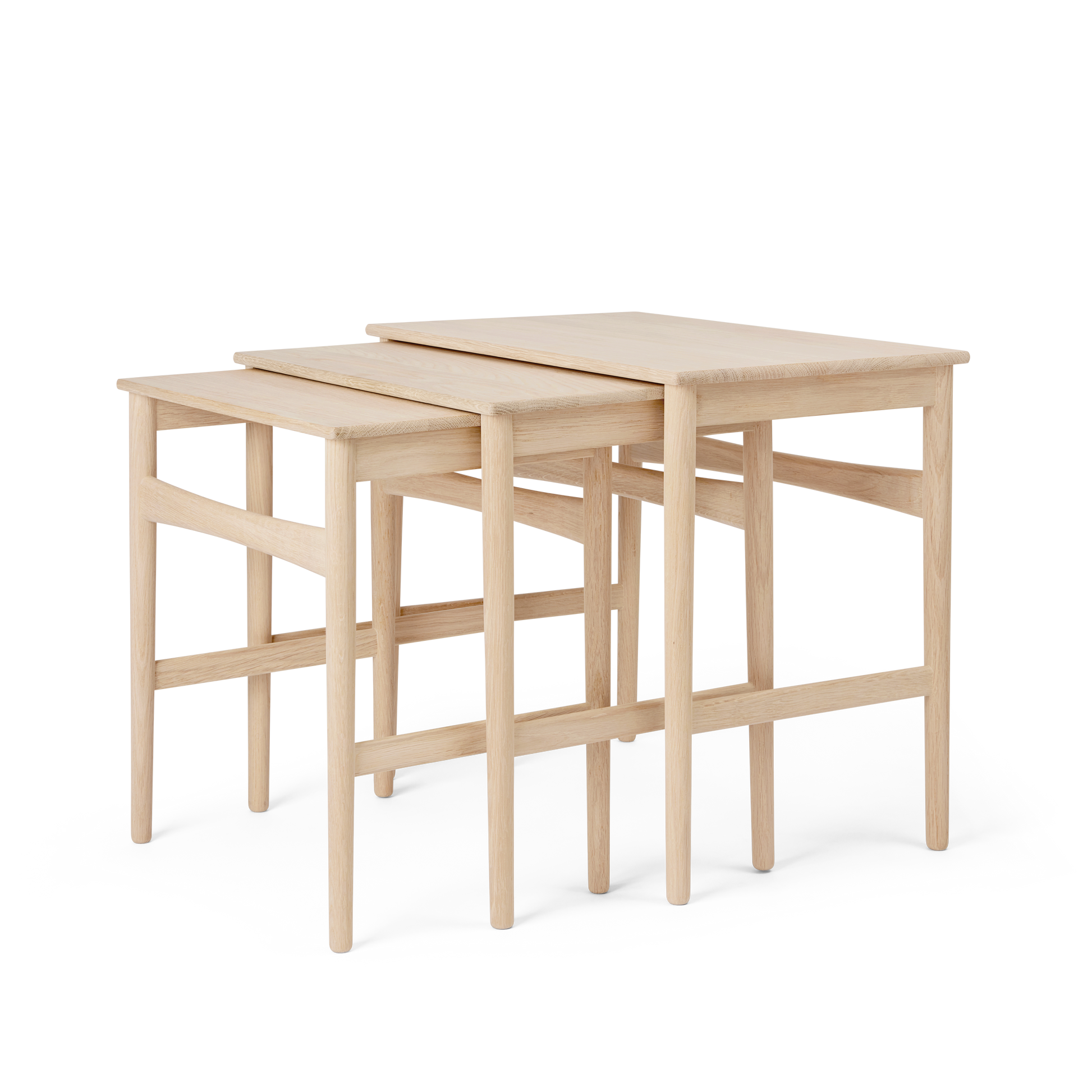 CH004 NESTING TABLES