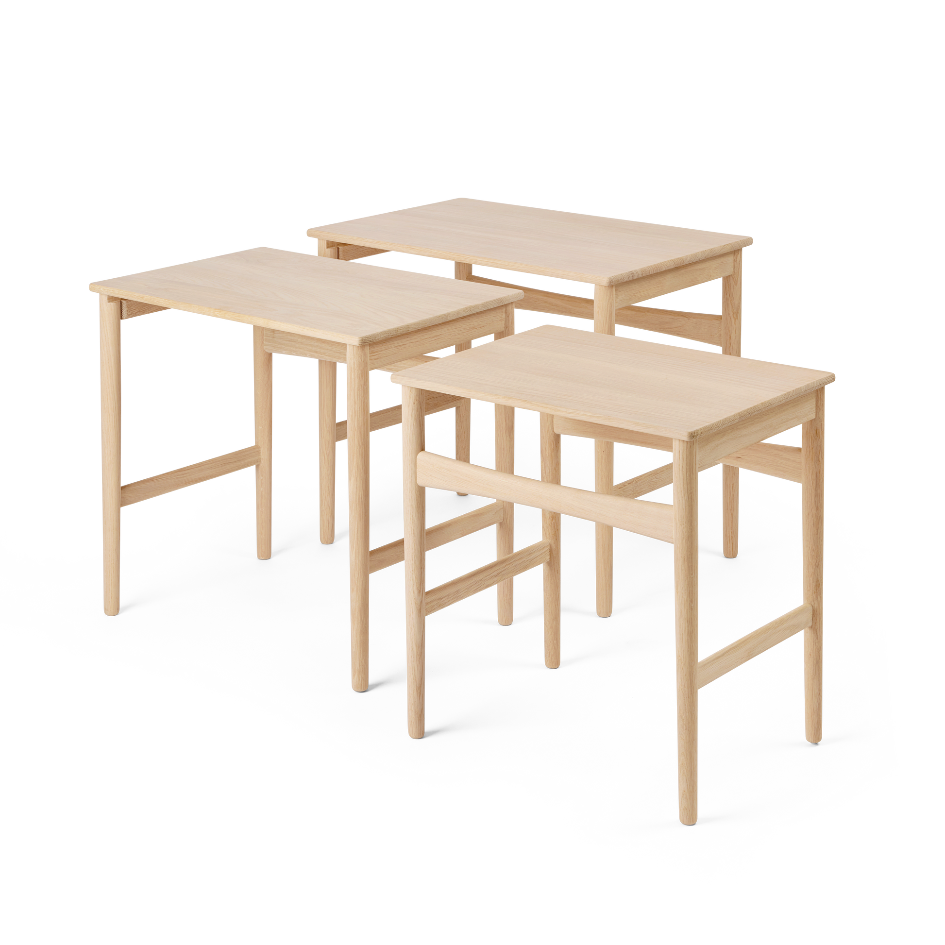 CH004 NESTING TABLES