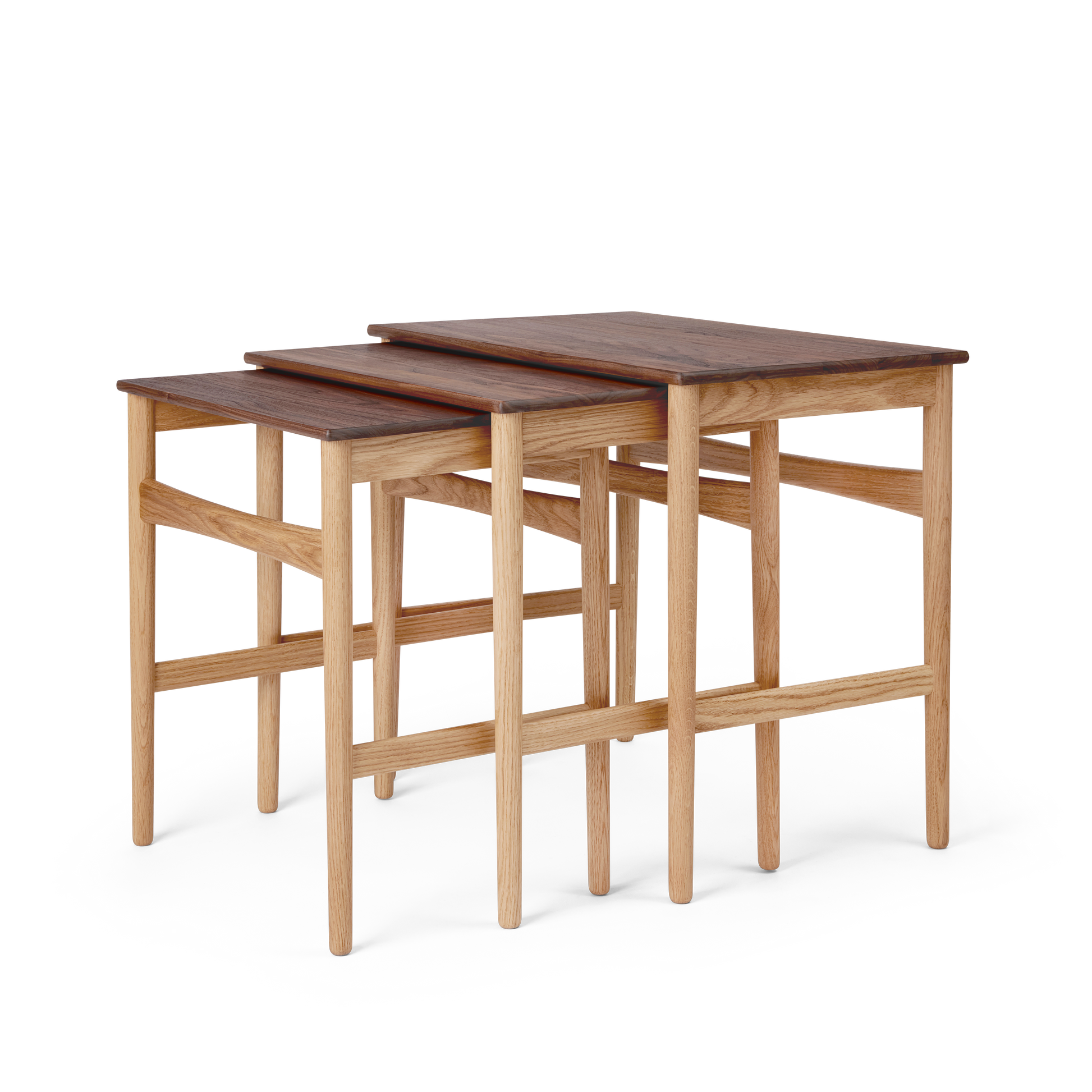 CH004 NESTING TABLES
