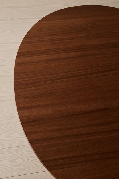 CH337 Dining table by Carl Hansen & Søn #oiled mahogany detail#