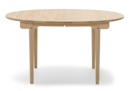 CH337 Dining table by Carl Hansen & Søn #soaped oak#