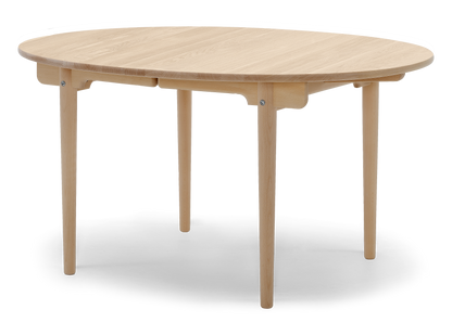 CH337 Dining table by Carl Hansen & Søn #soaped oak side view#