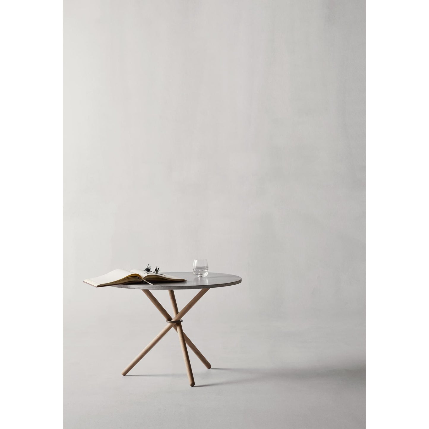 Eberhart Daphne Coffee Table Ø65 Light Concrete/Light Oak