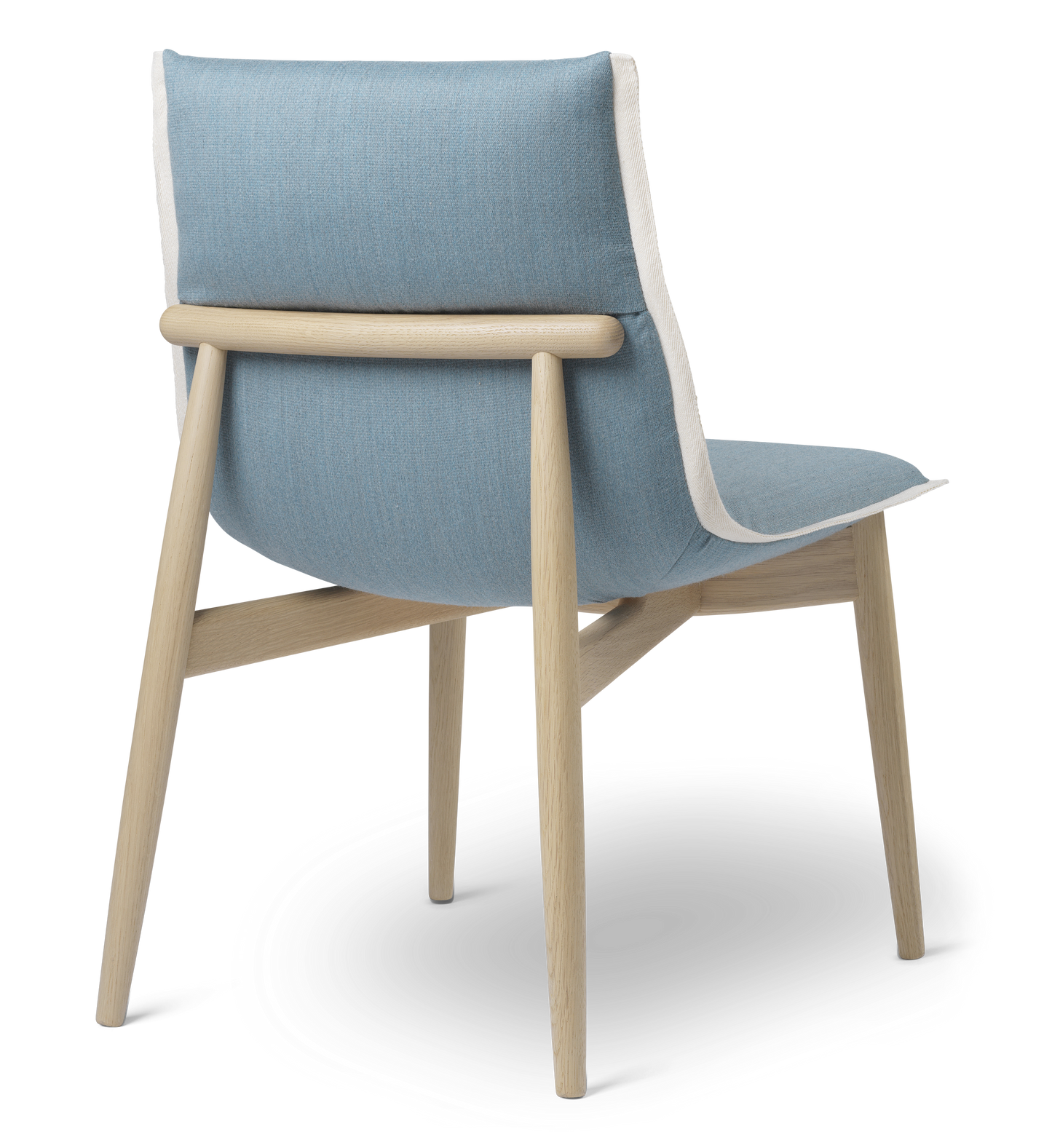 E004 EMBRACE CHAIR