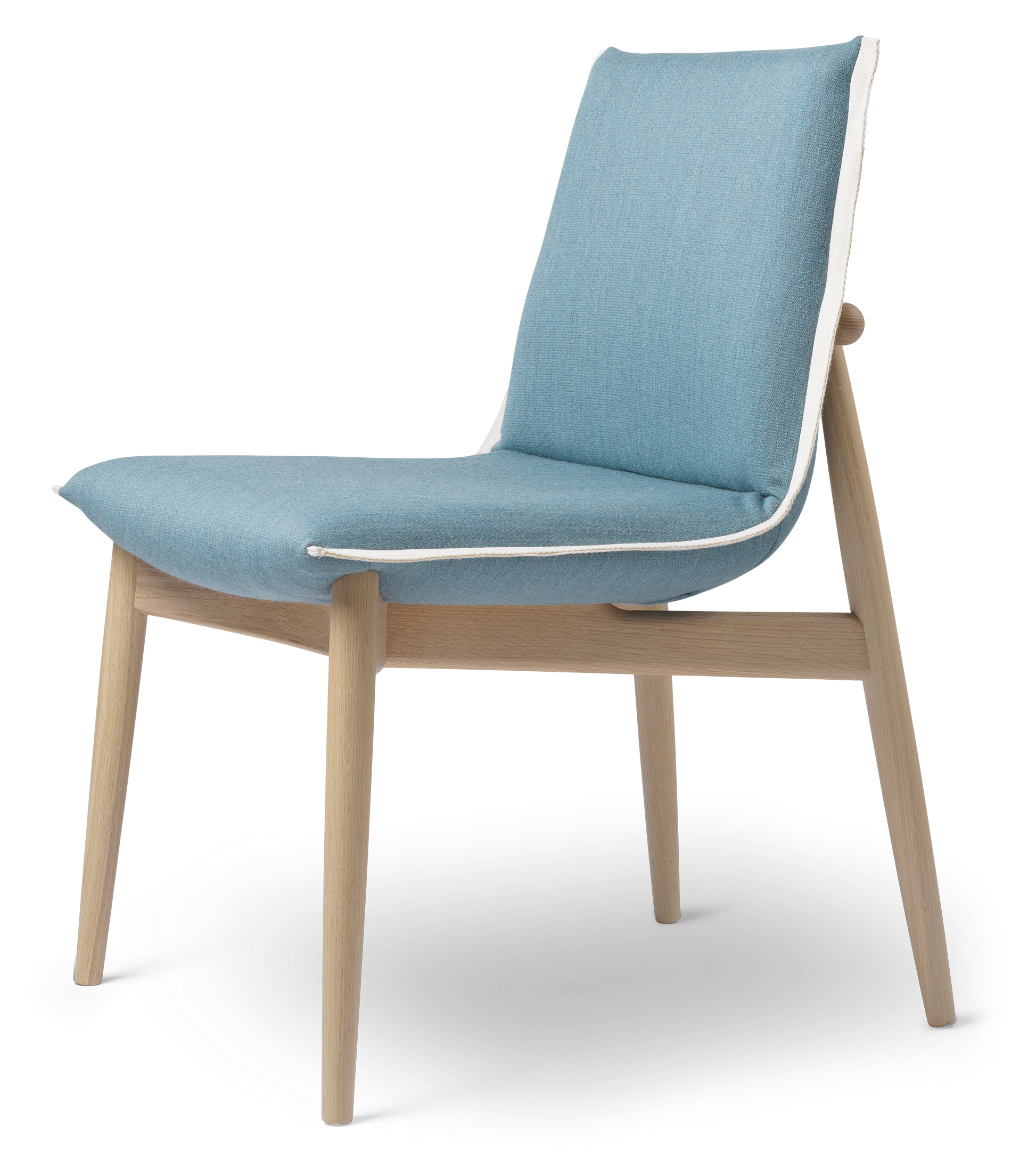 E004 EMBRACE CHAIR