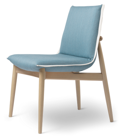 E004 EMBRACE CHAIR
