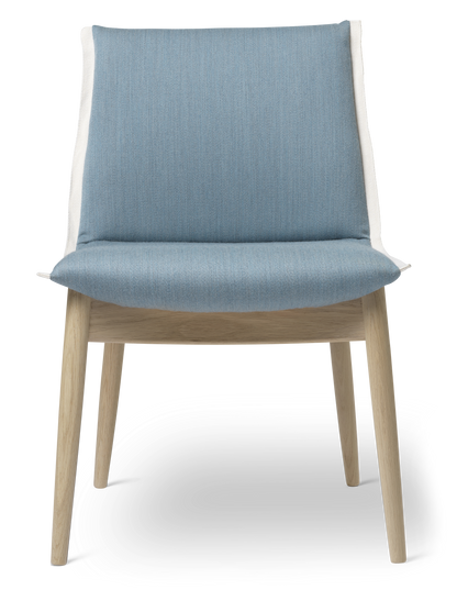 E004 EMBRACE CHAIR