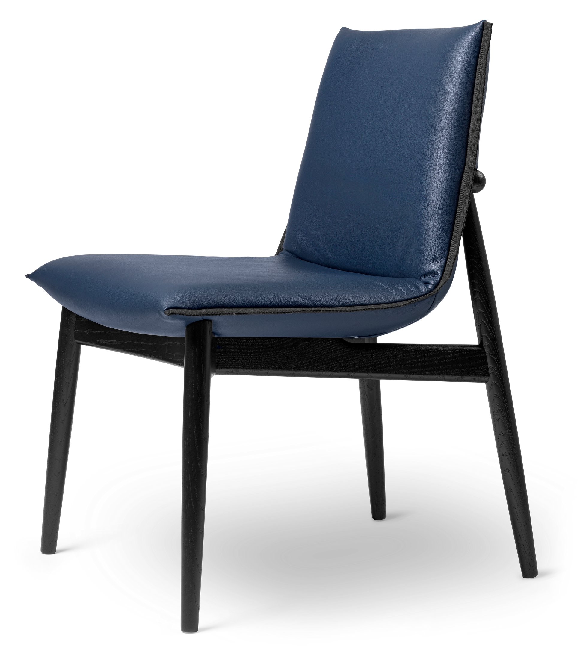 E004 EMBRACE CHAIR