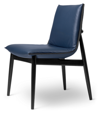 E004 EMBRACE CHAIR