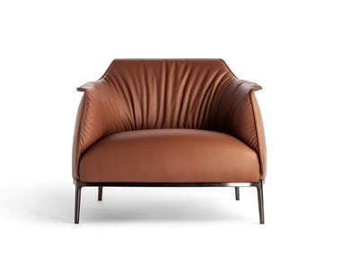 Poltrona Frau Archibald Leather armchair with