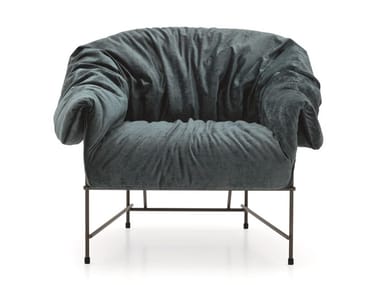OCTAVIA - Fabric armchair with armrests by Ditre Italia
