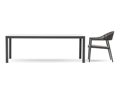 VICTOR LOW - Rectangular powder coated aluminium garden table by Varaschin