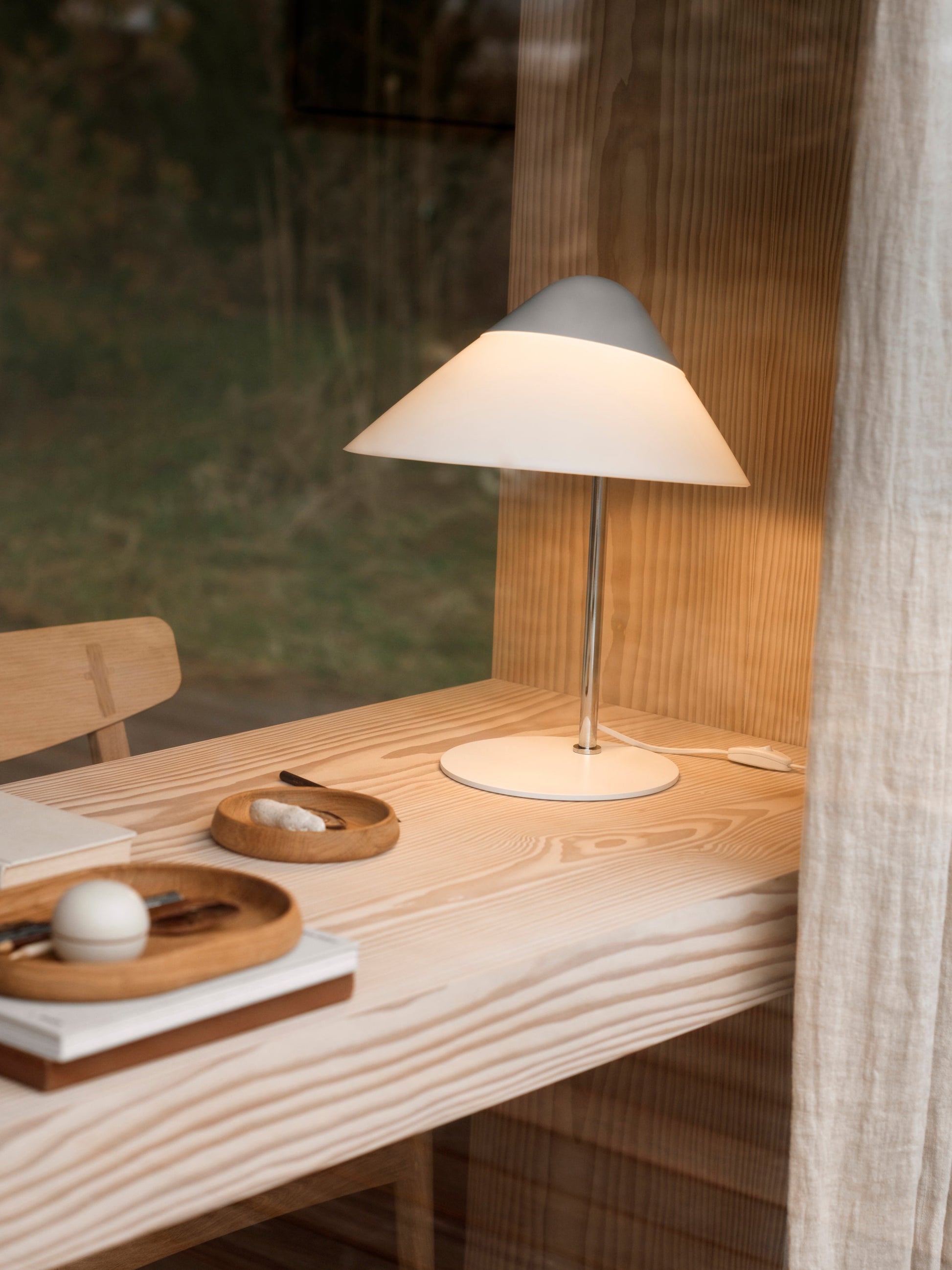 HJW01 OPALA TABLE LAMP MINI