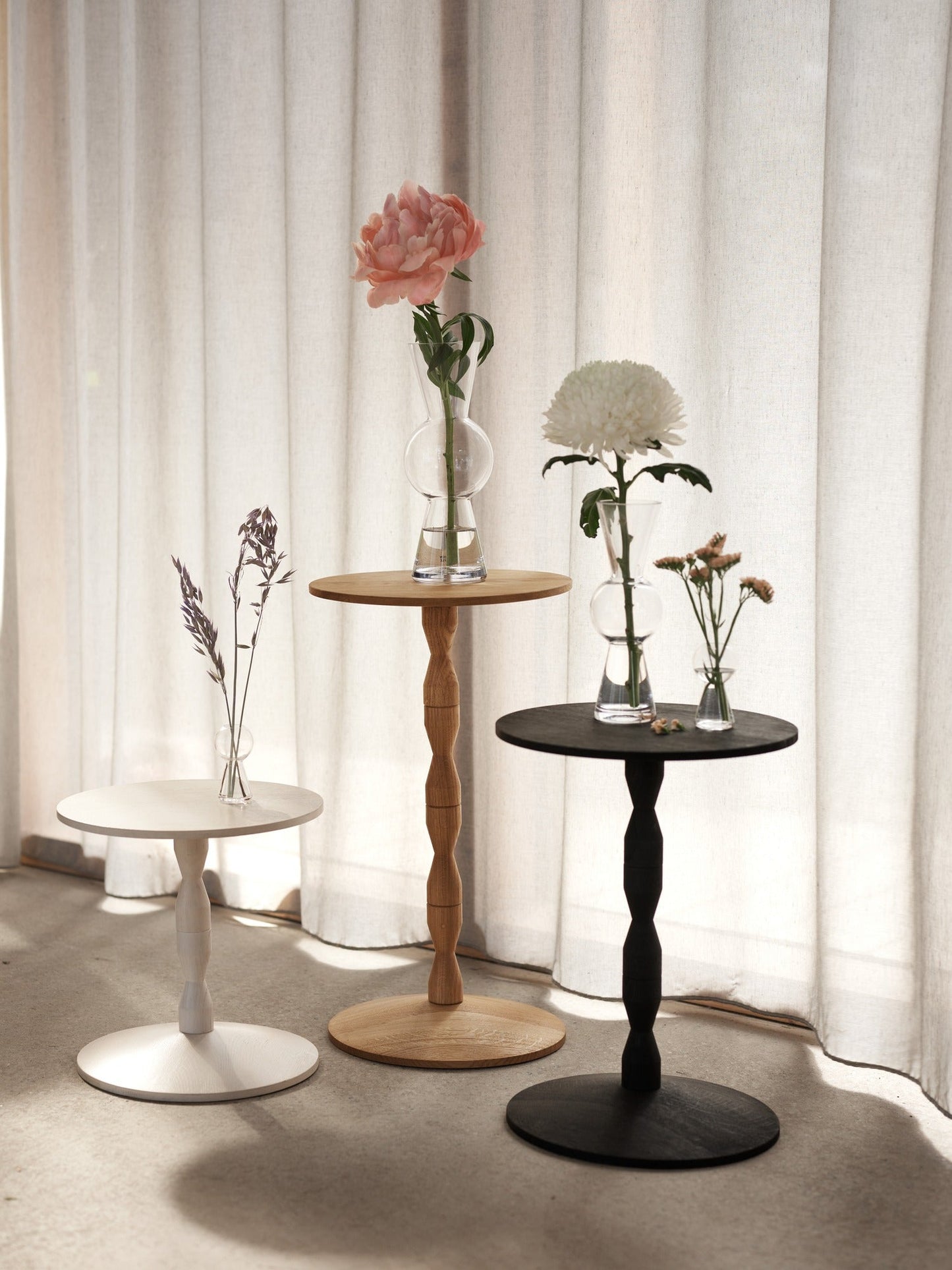 Pedestal sidetable, oak