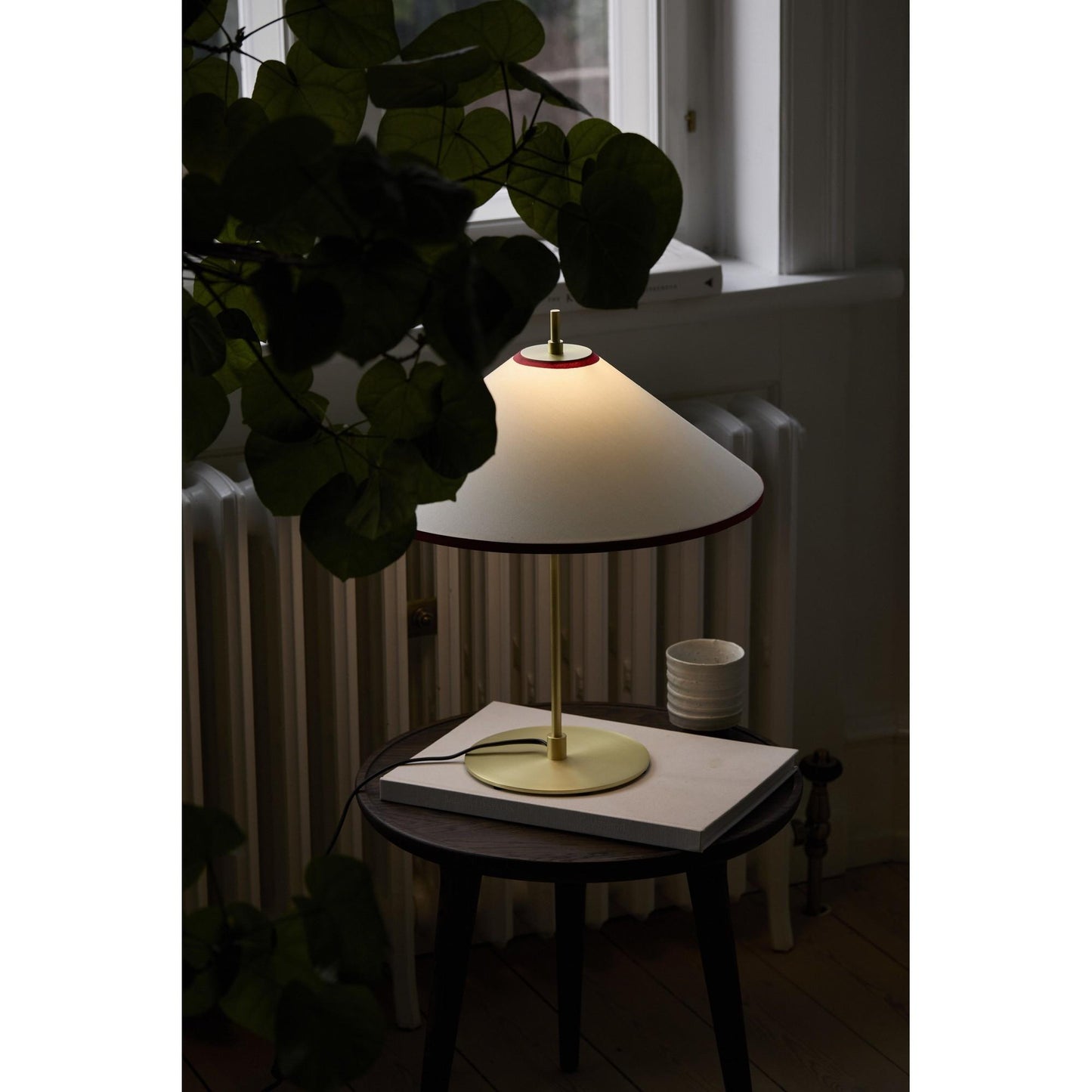 Edgeform Tafta Table Lamp Red/Off-White