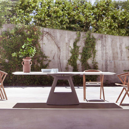 TABLE B 120 - Rectangular Concrete dining table