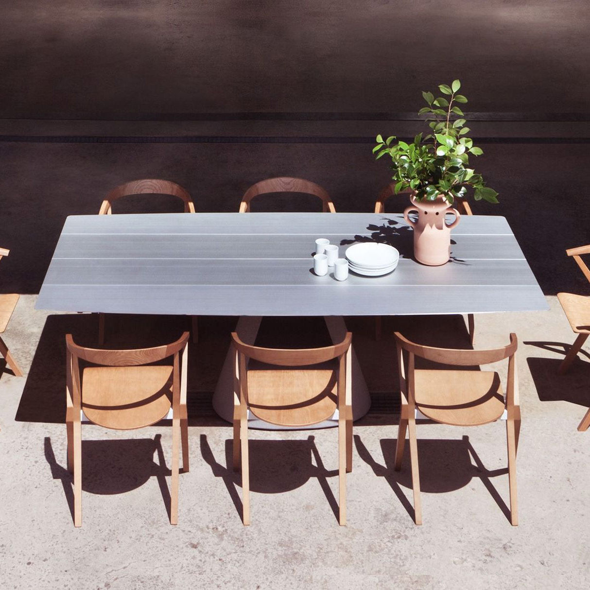 TABLE B 120 - Rectangular Concrete dining table