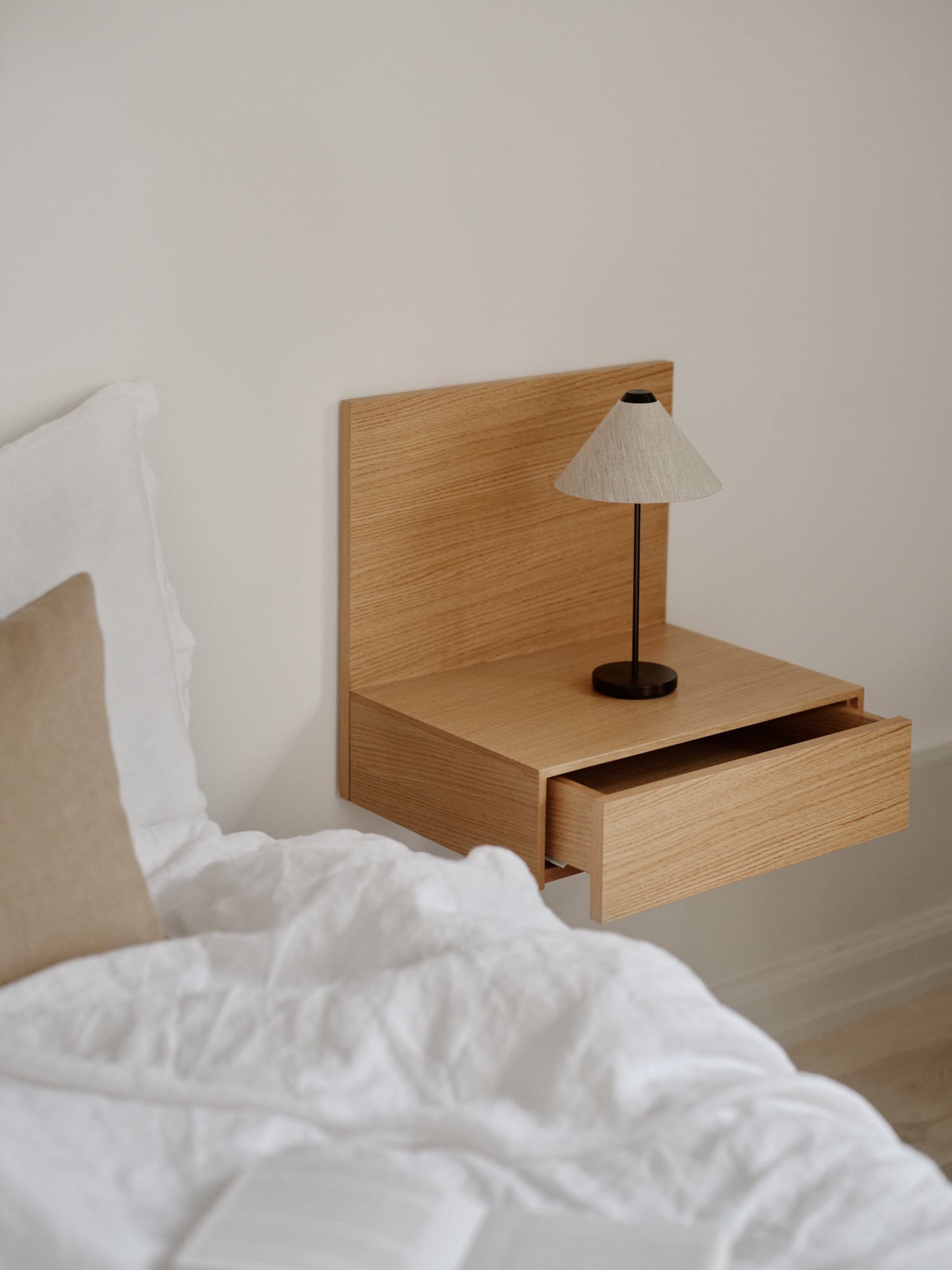 Tana wall mounted nightstand, oak