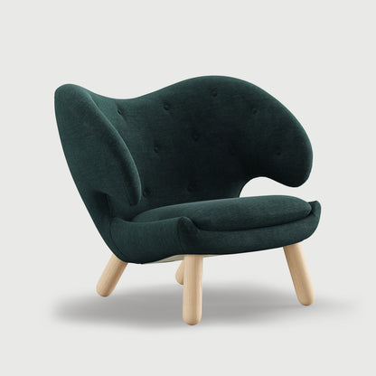 THE PELICAN CHAIR (With Buttons) (Upholstery Material - Watercolour)
