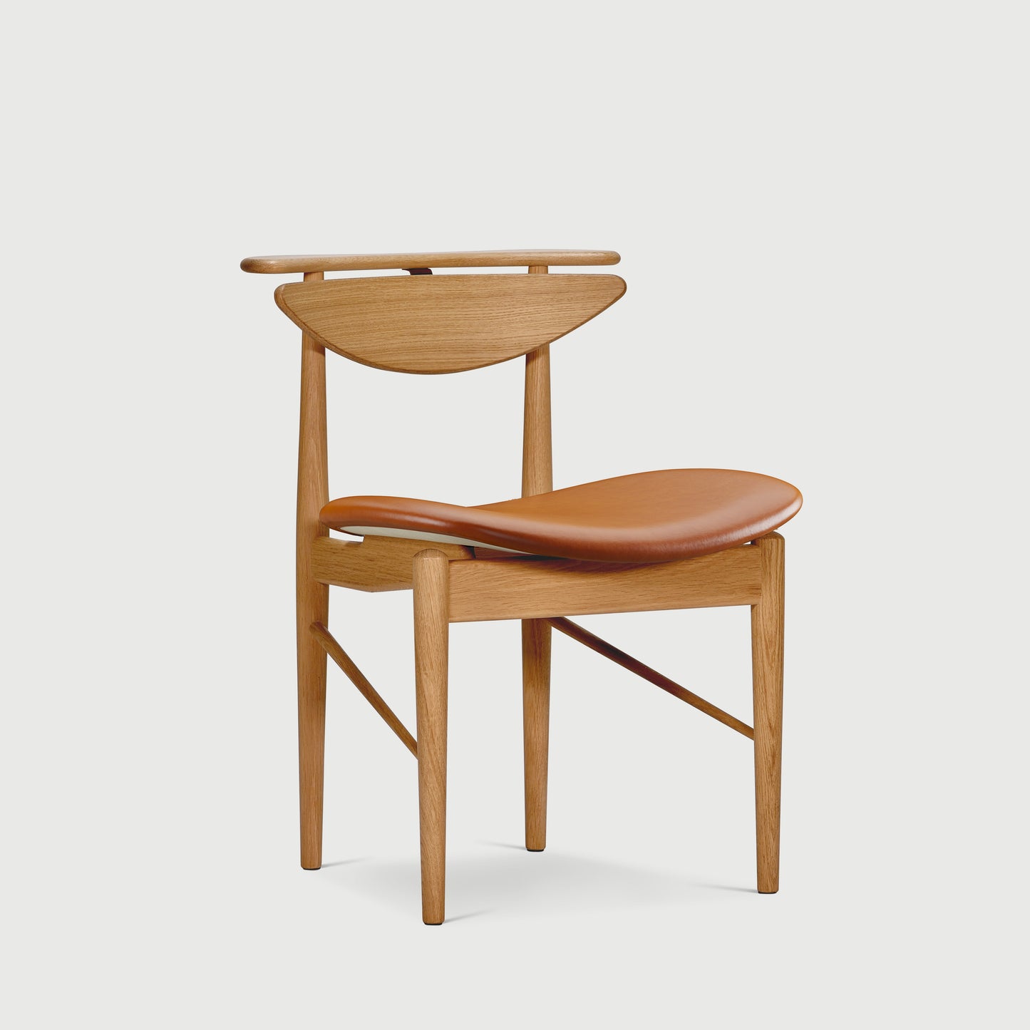 THE READING CHAIR by House of Finn Juhl #Oak Dark Oil  / Vegetal | 95 | Cognac / Walnut 